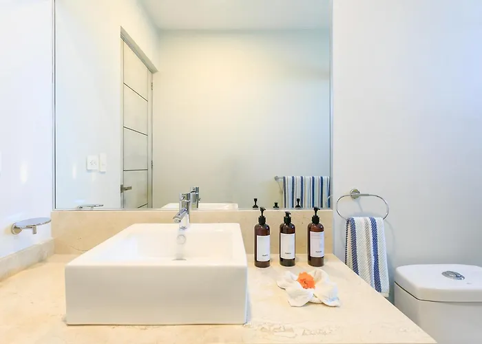 Apartment New In Residential Area With Amenities & 24hr Security *